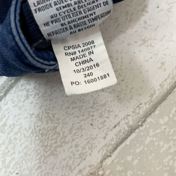 Hudson Jeans Kids Roll Hem Shorts 4 - Picture 6 of 6